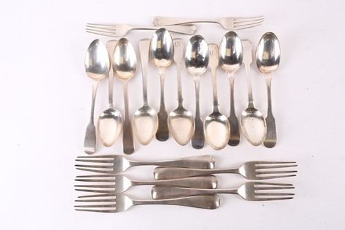 Lot 559 - A quantity of silver flatware to include a set...