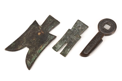 Lot 170 - Chinese bronze spade and key money, Zhou - Xin...