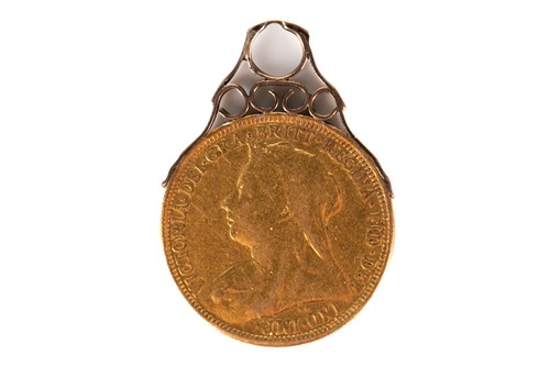 Lot 423 - A Victorian 1895 gold sovereign with soldered...