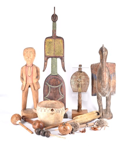 Lot 250 - A Mahongwe reliquary figure, Gabon, copper and...