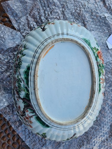 Lot 136 - A Chinese porcelain famille verte oval bowl,...
