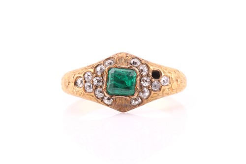 Lot 314 - A Victorian emerald and diamond ring,...