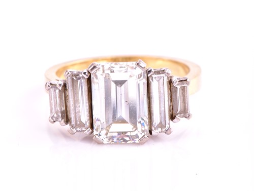 Lot 427 - A stunning five stone diamond ring consisting...