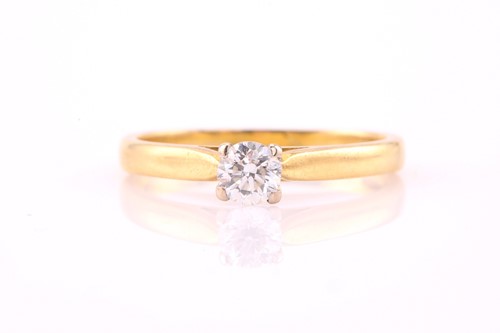 Lot 52 - A diamond solitaire ring, consisting of a...