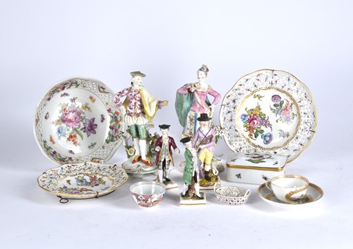 Lot 316 - A collection of European porcelain including a...