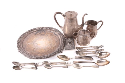 Lot 533 - A mixed collection of silver and white metal,...