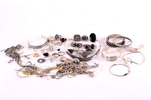Lot 143 - A quantity of white metal jewellery including...