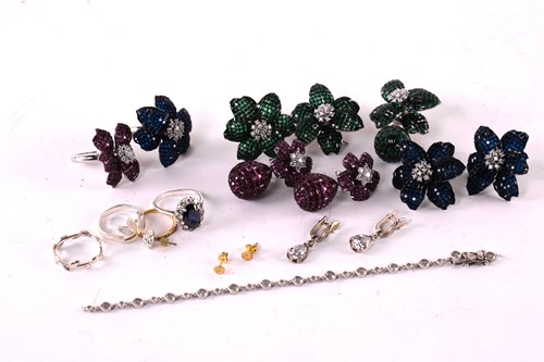 Lot 136 - A collection of paste and cubic zirconia...