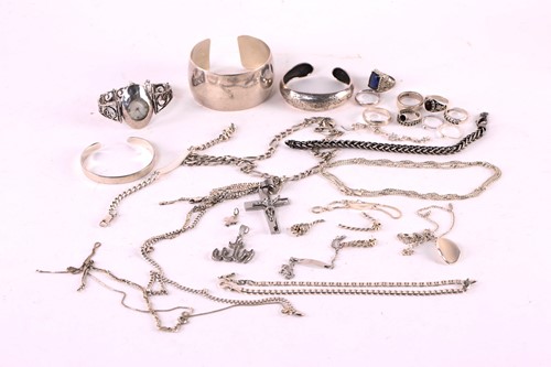 Lot 71 - A collection of silver, white metal and gilt...