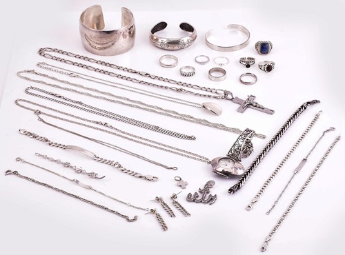 Lot 144 - A collection of white metal jewellery...