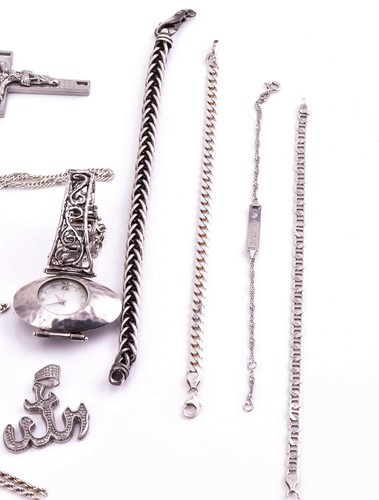 Lot 144 - A collection of white metal jewellery...