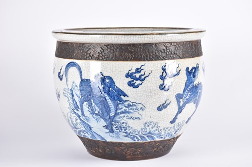 Lot 197 - A Chinese crackle glaze blue & white...