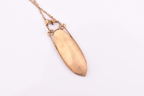 Lot 57 - An Art Nouveau necklace, the oval mother of...