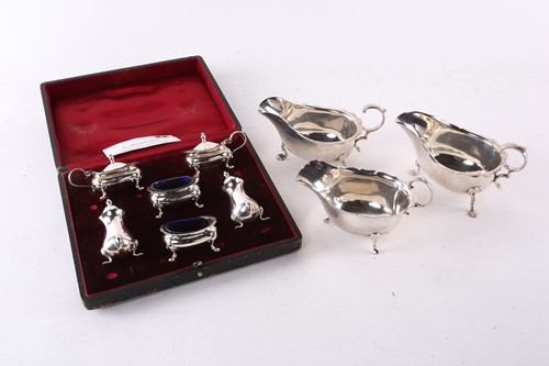 Lot 483 - A matched pair of silver sauceboats, 1924 and...