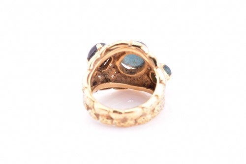 Lot 45 - An 18ct yellow gold and cats eye chrysoberyl...