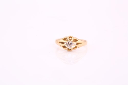 Lot 122 - A Victorian single stone diamond ring; the old...