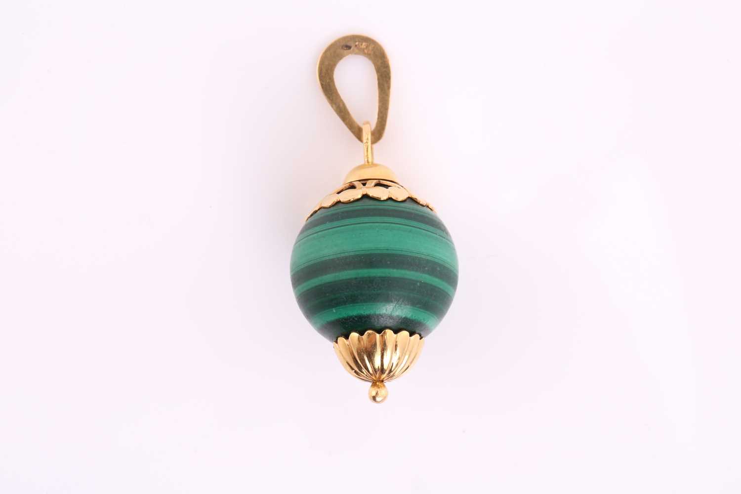 Lot 84 - An 18 carat gold and malachite pendant'; the...