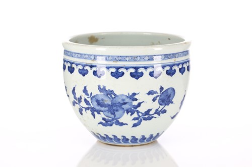 Lot 125 - A Chinese porcelain jardiniere, painted with...