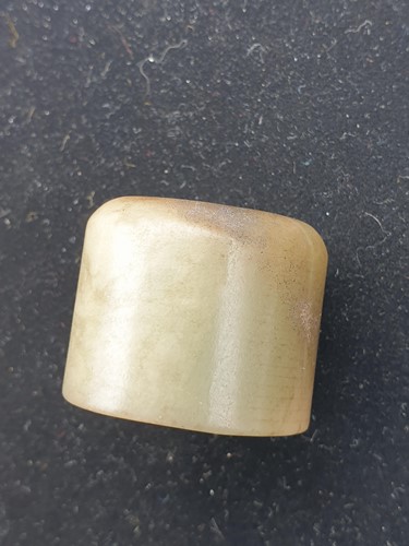 Lot 289 - Two Chinese jade archers rings, internal...