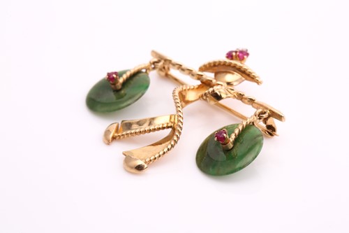 Lot 188 - A Chinoiserie jadeite and ruby brooch,...