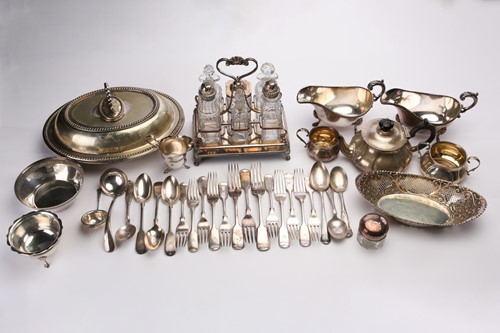 Lot 461 - An early 20th-century silver three-piece...