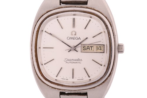 Lot 421 - An Omega Seamaster Automatic with a Swiss-made...
