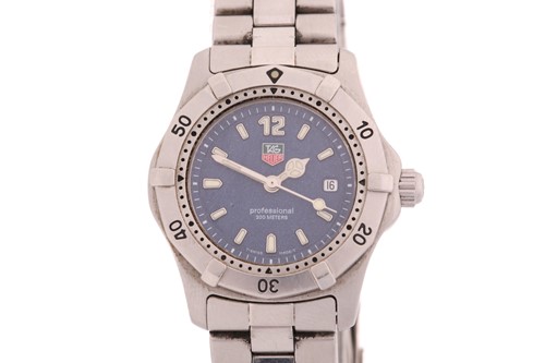 Lot 370 - A lady's Tag Heuer professional 2000 series,...