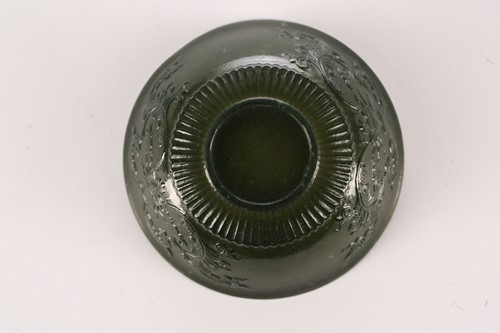 Lot 217 - A Mughal style spinach jade bowl, with...