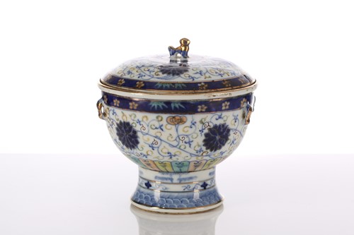 Lot 213 - A Chinese porcelain hotpot (Huoguo), Qing,...