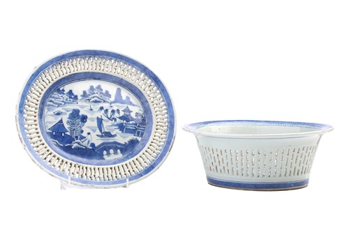 Lot 82 - A Chinese export blue & white chestnut basket...