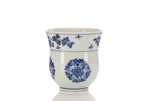 Lot 183 - A Chinese blue & white zha dou, Qing, painted...