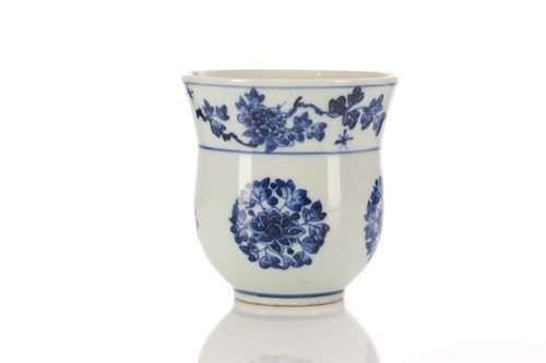 Lot 183 - A Chinese blue & white zha dou, Qing, painted...