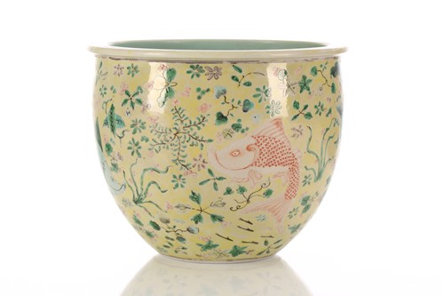 Lot 220 - A Chinese famille verte jardiniere, 20th...