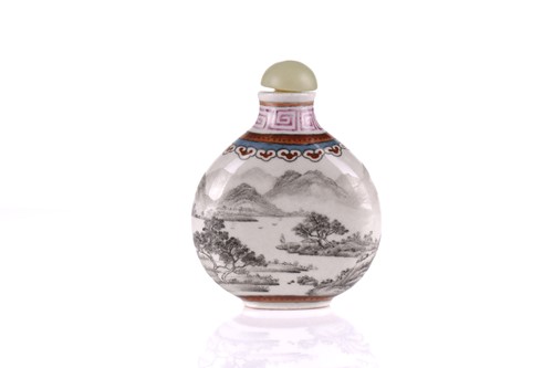 Lot 180 - A Chinese moon flask shape snuff bottle,...
