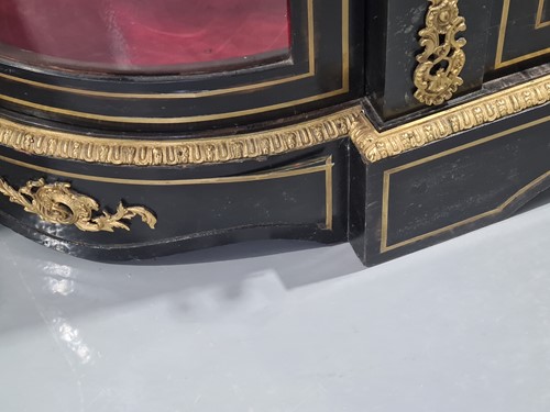 Lot 252 - A Victorian ebonized and red Boulle inlaid...