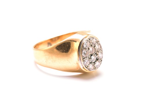 Lot 25 - A signet ring pavé set with diamonds,...