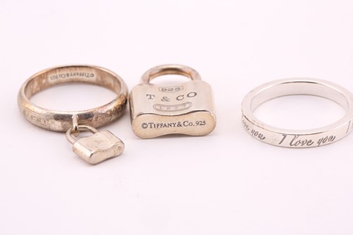 Lot 292 - A Tiffany & Co. silver jewellery lot, to...