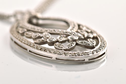 Lot 191 - A Belle Époque style diamond pendant on chain,...