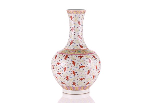 Lot 189 - A Chinese porcelain Tianqiuping bat vase,...