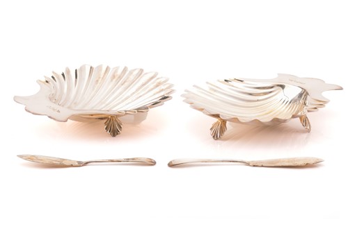 Lot 459 - A Victorian presentation cased pair of scallop...