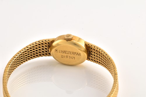 Lot 413 - An Omega lady's wristwatch, with a hand-wound...