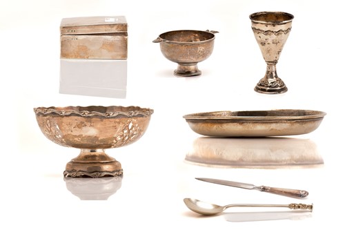 Lot 473 - A small collection of silver items including...