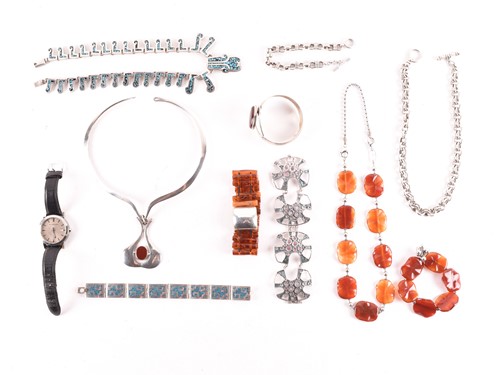 Lot 283 - A mixed collection of white metal jewellery...