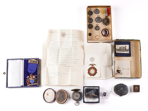 Lot 35 - A mixed lot of medals, a House of Lords vanity...