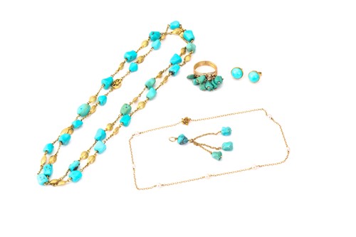 Lot 83 - A group turquoise lot and a chain with pearls;...