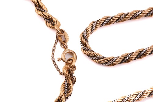 Lot 82 - A two-toned twisted necklace and matching...