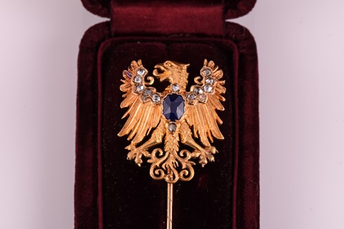 Lot 142 - An early 20th century sapphire and diamond...