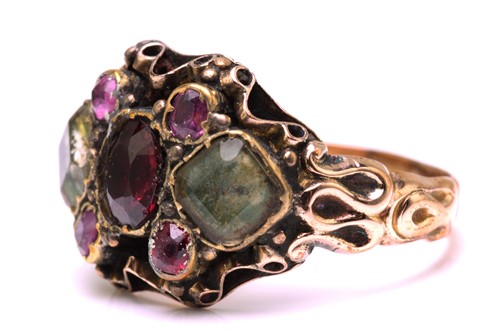 Lot 247 - A gem-set dress ring in yellow metal,...