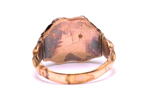 Lot 247 - A gem-set dress ring in yellow metal,...