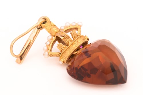 Lot 31 - A jewelled crown and citrine pendant,...